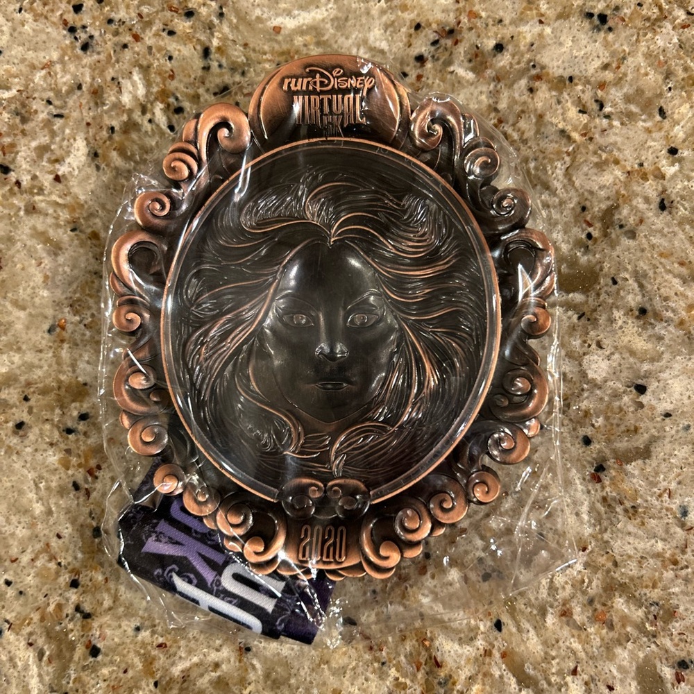 RunDisney 2020 Virtual 5k Haunted Mansion Medal *UNOPENED*